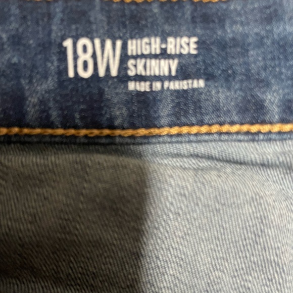 Women's A.N.A. High Rise Skinny Plus Jeans Raw Hem Size 18W - Picture 2 of 9